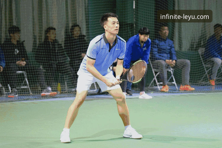 如何第一时间追踪顶级网球赛事的突发动态？